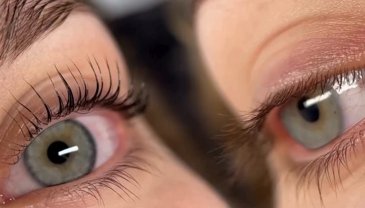 Lash Lift Ergebnisse Chur – Geschwungene Wimpern nach 15 Jahre Expertise Behandlung
