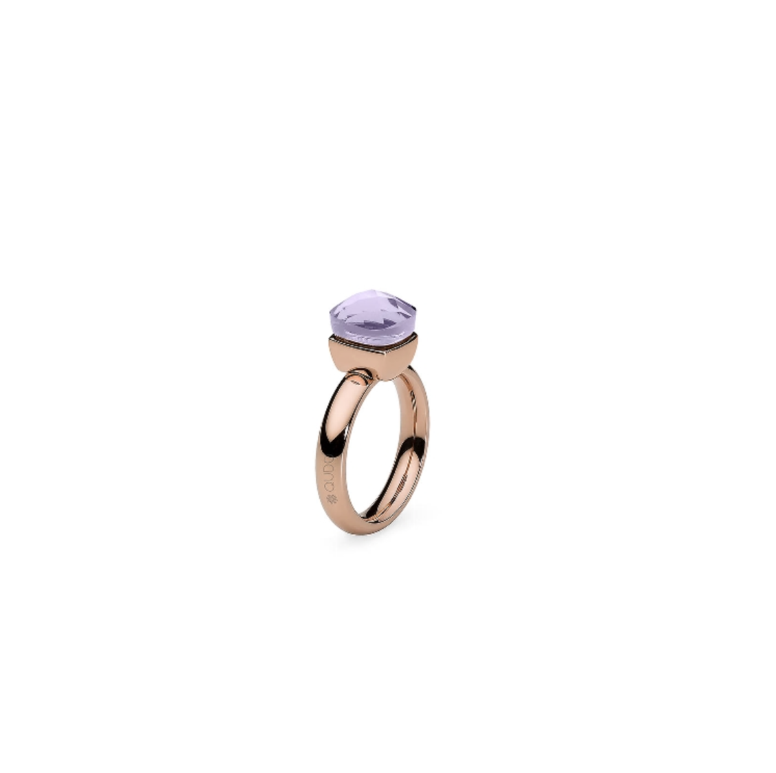 Dies ist ein Ring der Marke Qudo, Modell Firenze. Er hat eine Farbkombination aus Flieder und Roségold. Der Ring strahlt Eleganz und Klasse aus und ist ideal für besondere Anlässe oder als alltägliches Accessoire.