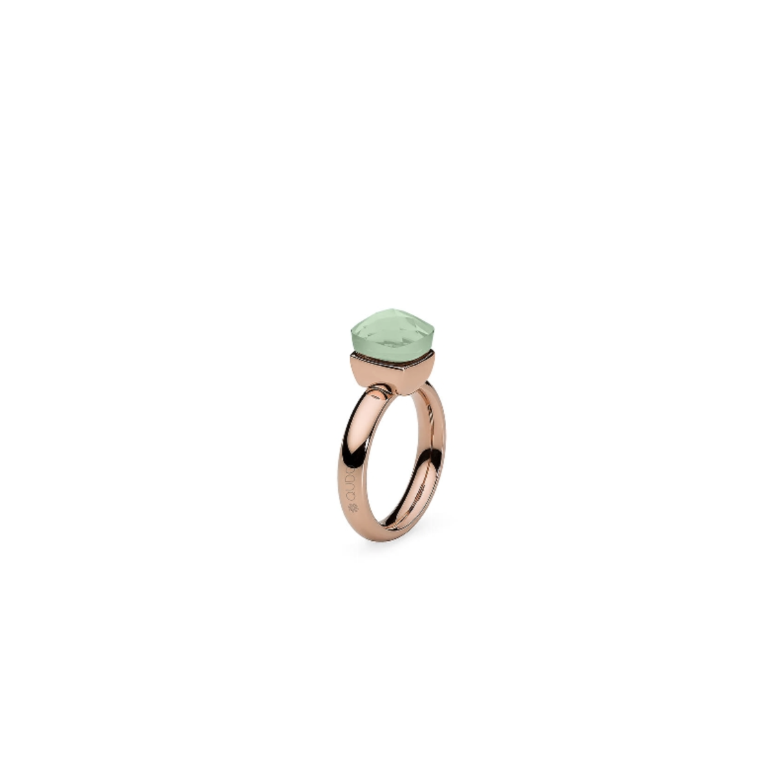 Dies ist ein Ring der Marke Qudo, Modell Firenze. Er hat eine Farbkombination aus Chrysolite und Roségold. Der Ring strahlt Eleganz und Klasse aus und ist ideal für besondere Anlässe oder als alltägliches Accessoire.